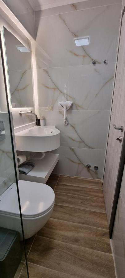 Chasapis Luxury Studios & Apartments 보우르보우로우 외부 사진