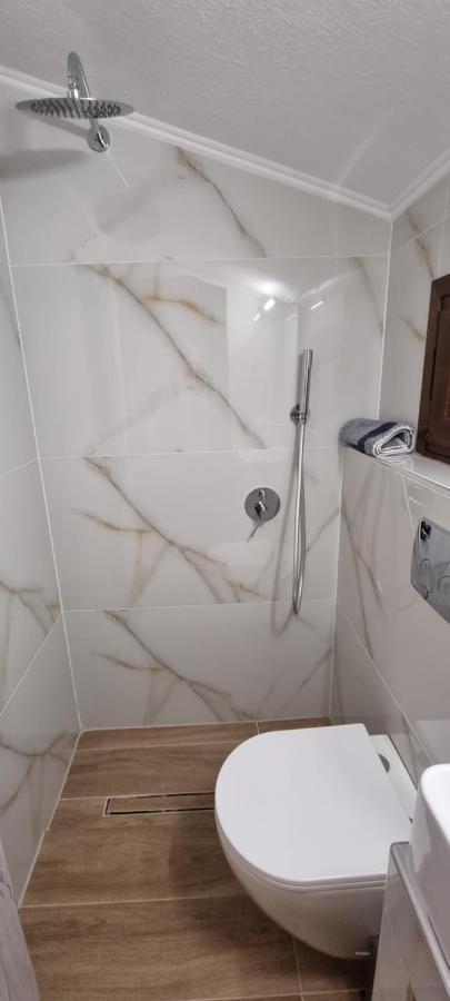 Chasapis Luxury Studios & Apartments 보우르보우로우 외부 사진